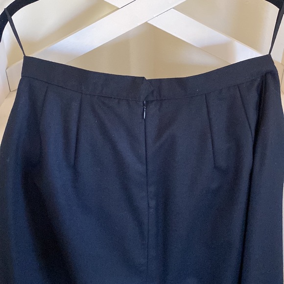 Classic Black Wool Skirt-fully lined - Picture 5 of 6